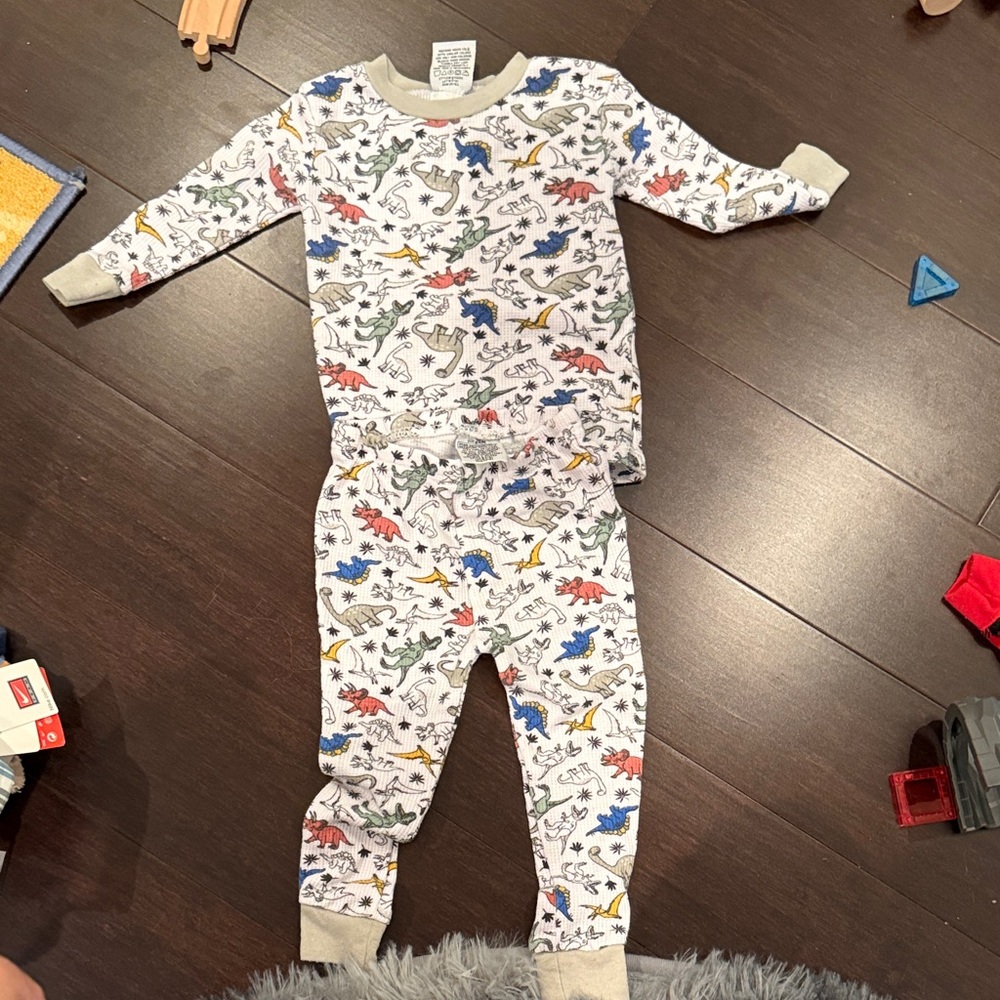 Kids Dinosaur Print Pajama Set - White with Multicolor Dinosaurs